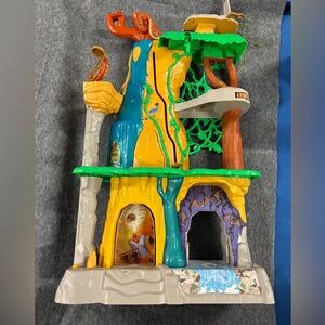 The Lion Guard Training Lair Playset WORKS Incomplete